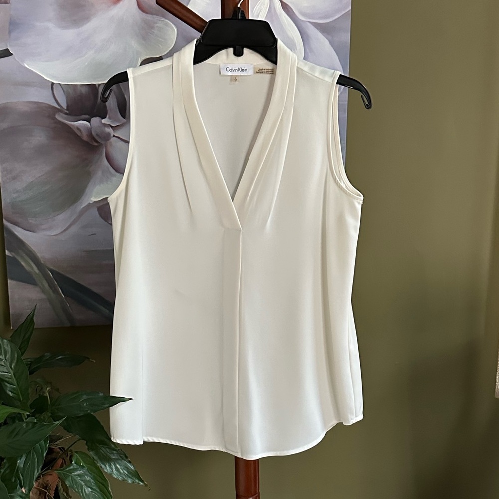 Calvin Klein sleeveless V-neck Ivory blouse Top